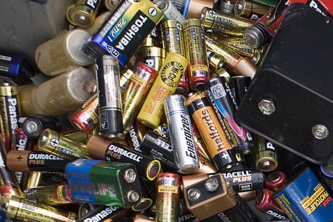 东湖董家窑锂电池回收✔高价废旧电池回收✔上门回收索兰图电池